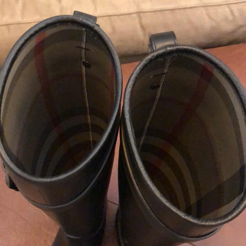 Burberry rainboots - Picture 2 of 8